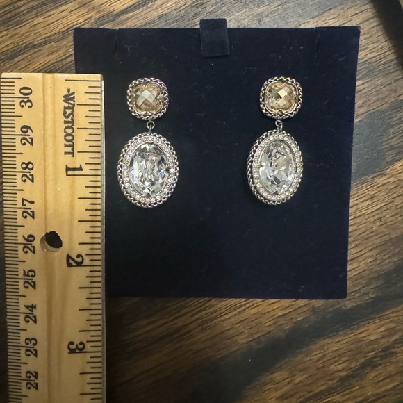 Swarovski Earrings ⭐️HP⭐️ - Picture 10 of 10